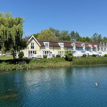 Emerald Lake House South Cerney Exterior photo