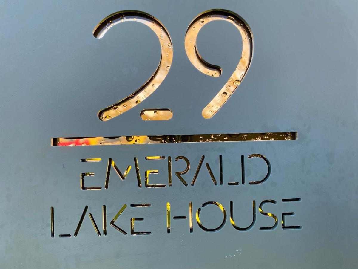Emerald Lake House South Cerney Exterior photo